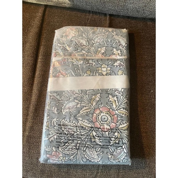 NWT Pottery Barn Organic Cotton pillow sham 26” x 20” - Picture 6 of 7